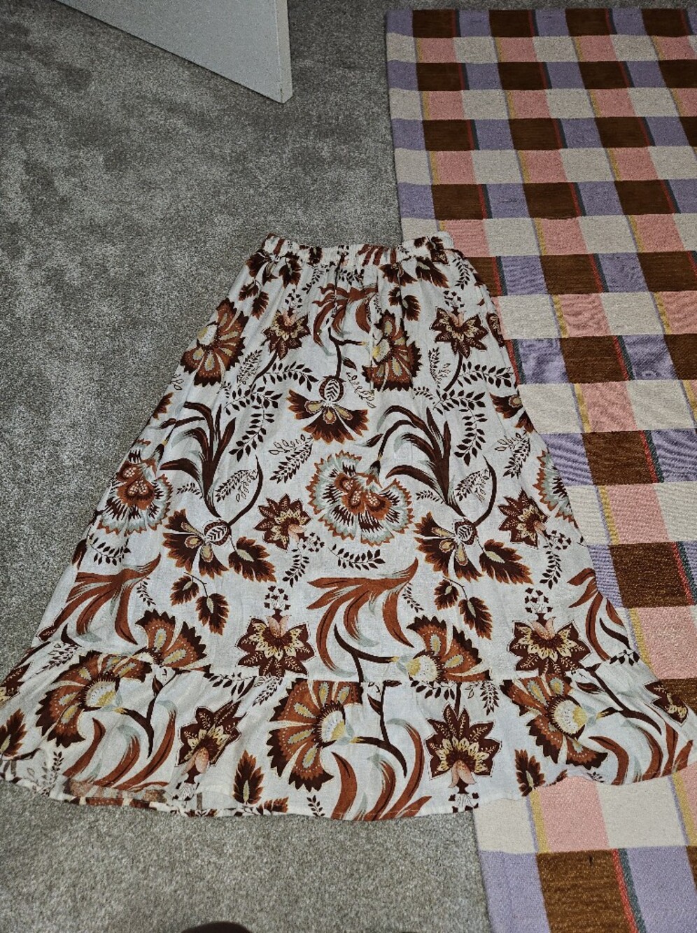 Nicole Miller White Skirt with Brown and Rust Floral Print - Linen/Rayon Blend